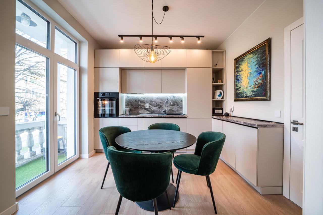 Smart Central Apartment Varna Bagian luar foto
