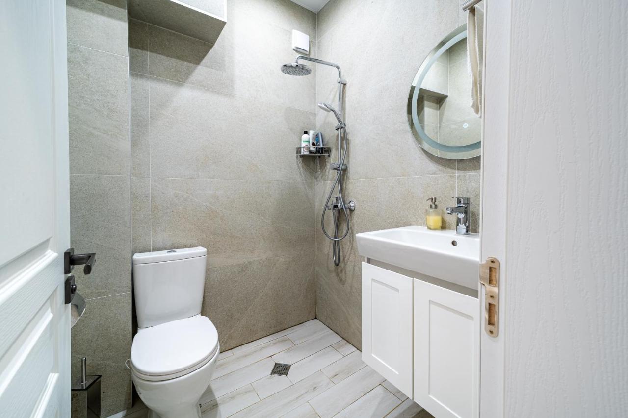 Smart Central Apartment Varna Bagian luar foto